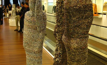 LOUIS VUITTON PRESENTS “THE ART OF DRESS” EXHIBITION