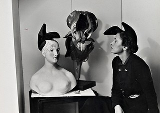 Negotiating Relations Between Art and Fashion