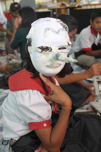 One rather happy young artist at the end of Day 1 of the Workshop