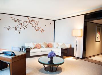 Each room contains a unique individualised wall motif by Hong Kong art collective the Li Yan Project.