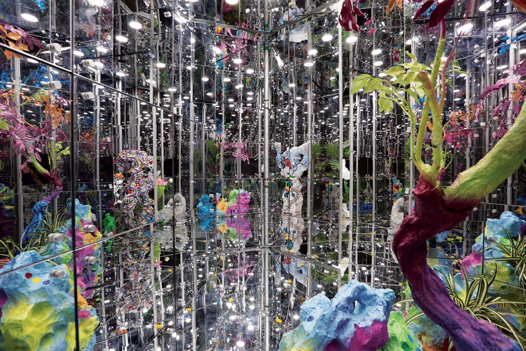 Deng Guoyuan, Noah’s Garden II, 2016 Aluminium alloy steel frame, mirror glass, LED lighting, real and artificial plants and rocks.
