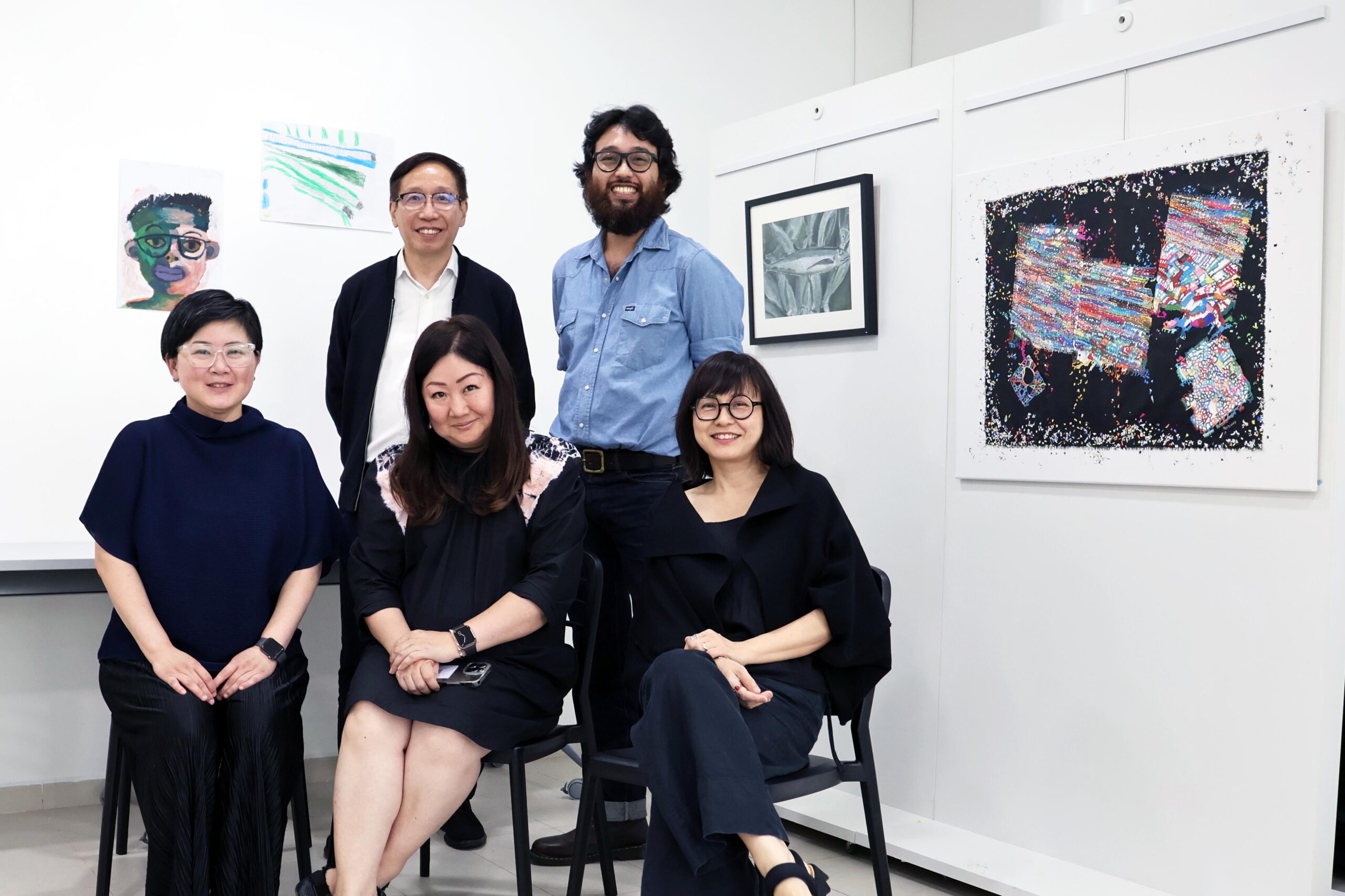 The panel of judges of the UOL X ART:DIS Prize 2023 (Clockwise from top left, Mr Liam Wee Sin, Group Chief Executive at UOL Group Limited, Mr John Tung, Independent curator and former Assistant Curator at the Singapore Art Museum, Ms Adeline Kueh, Senior Lecturer at LASALLE College of the Arts Singapore, Ms Mae Anderson, Chairman at Art Outreach and Managing Director at BNP Paribas Wealth Management, and Ms Dee Chia, Deputy Director of Audience and Engagement at National Gallery Singapore.